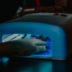 Manicura semipermanente en casa: la guía para que te dure como en el salón