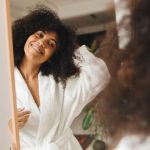Método Curly Girl: la guía definitiva para lucir tus rulos sanos y definidos