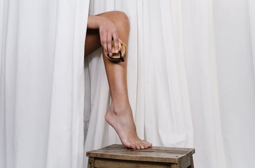 Dry brushing: el ritual de 5 minutos que tu piel te va a agradecer