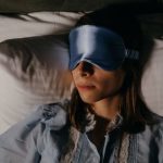 Lo que hacés (o no hacés) con tu pelo antes de dormir puede cambiarlo todo
